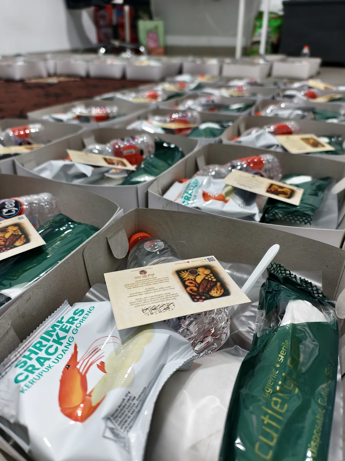 Dokumentasi nasi box siap saji dengan lauk, sayur, nasi, dan pelengkap